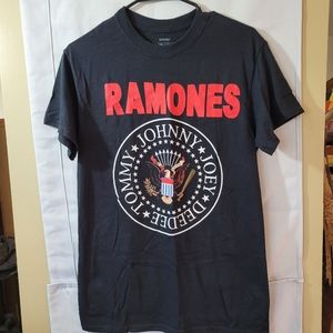 RAMONES T Shirt with Eagle Logo Front:size small